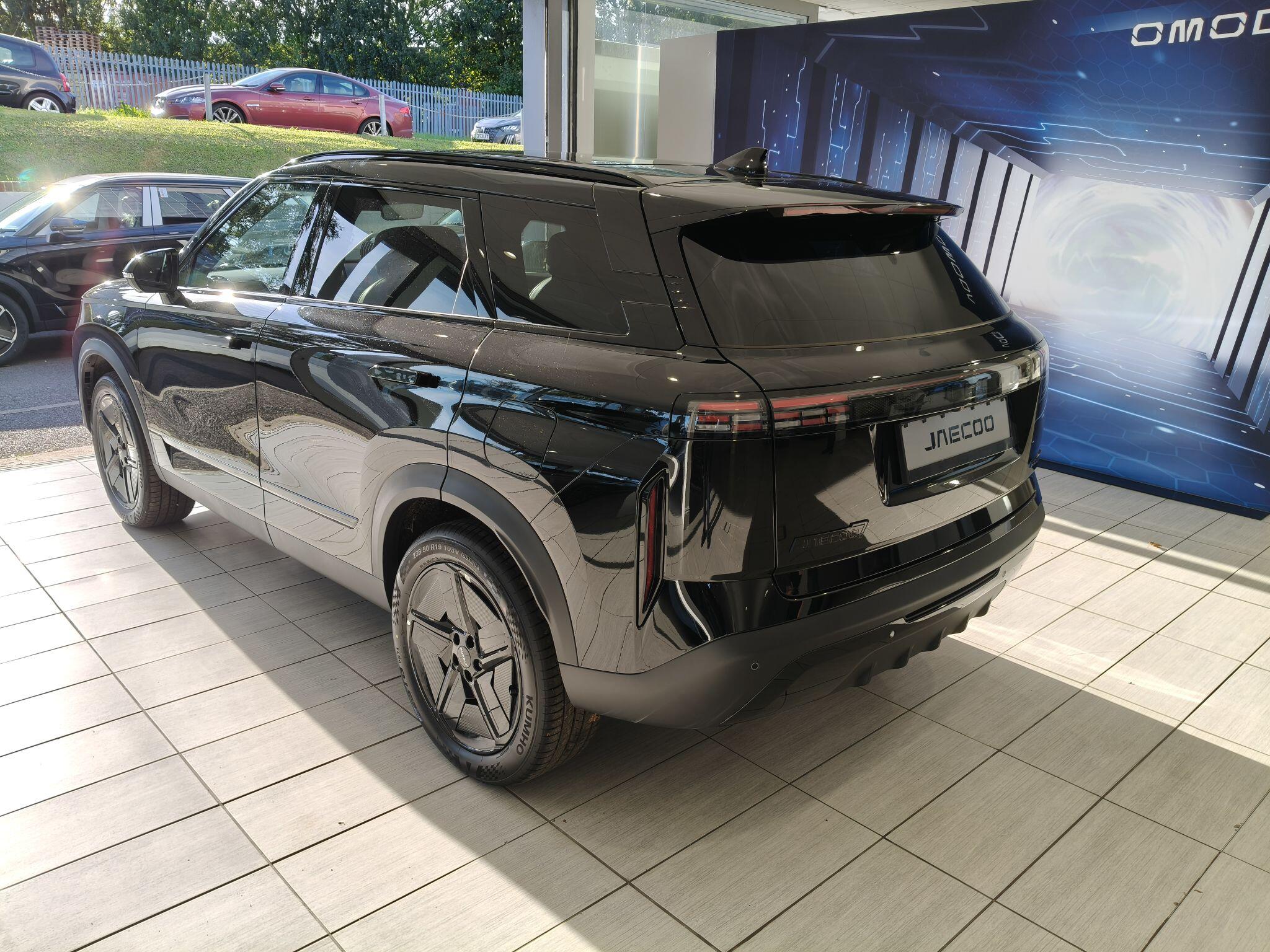 Large vehicle image